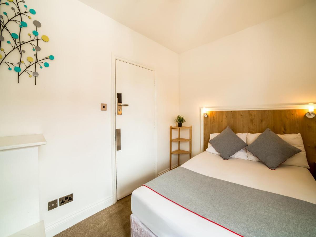 Oyo Tamtam Acton Hotel London Bagian luar foto
