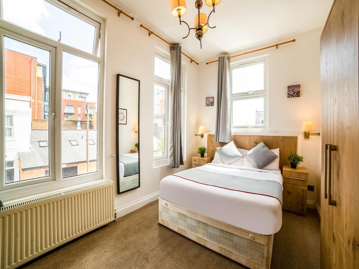 Oyo Tamtam Acton Hotel London Bagian luar foto