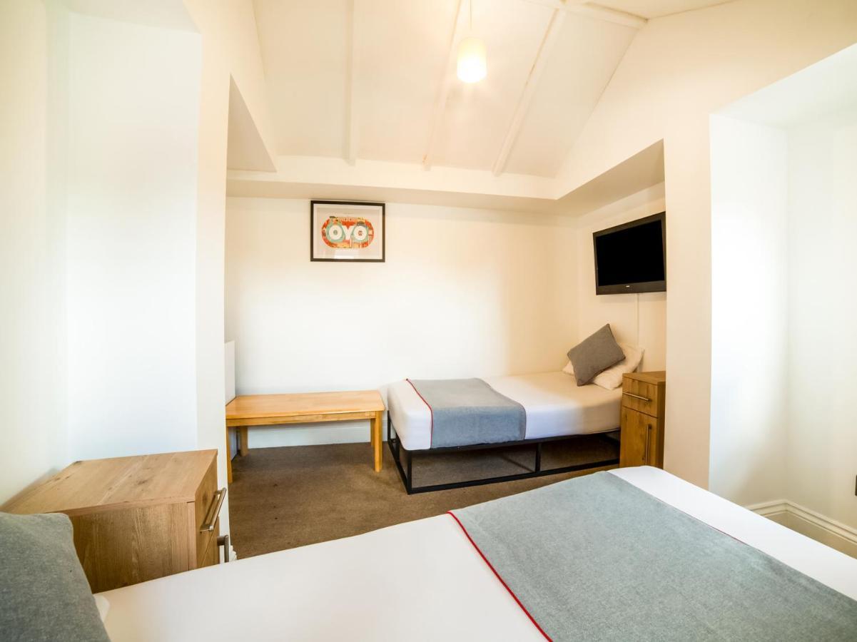 Oyo Tamtam Acton Hotel London Bagian luar foto