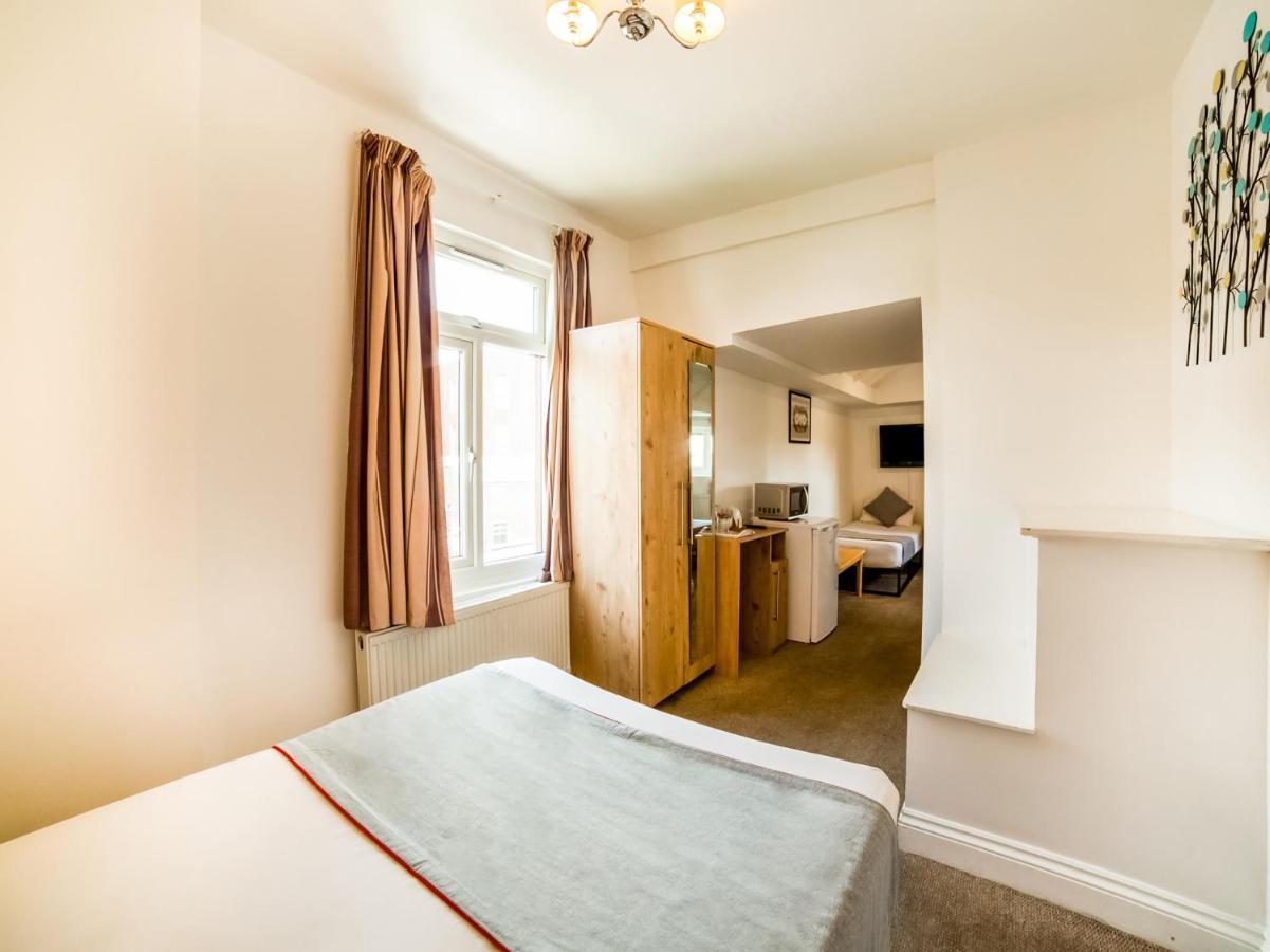 Oyo Tamtam Acton Hotel London Bagian luar foto