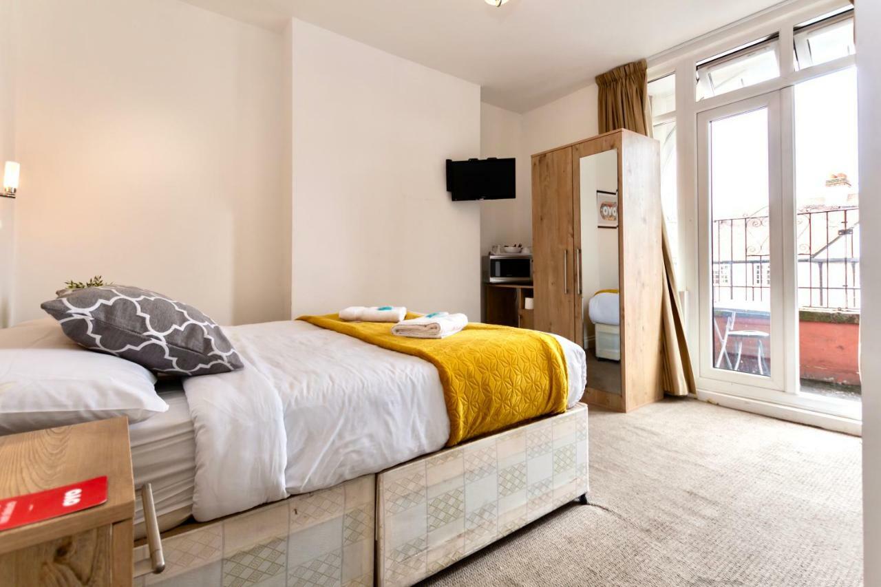 Oyo Tamtam Acton Hotel London Bagian luar foto